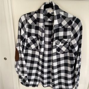 Very soft cute flannel women’s size small shirt